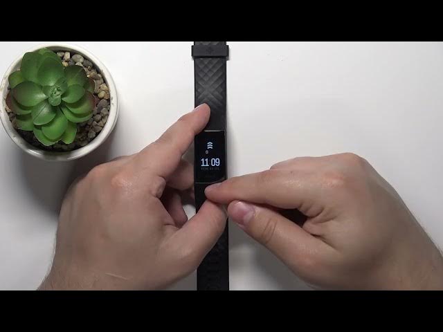 Video thumbnail for How to Measure Heart Rate on FITBIT Charge 4 - Check your Heart Rate on FITBIT Smartband