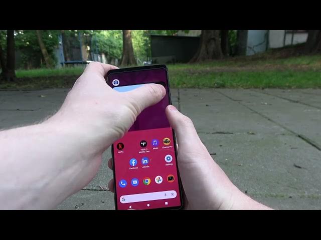 Video thumbnail for Sony Xperia 1 IV: Outside Screen Brightness Checkup