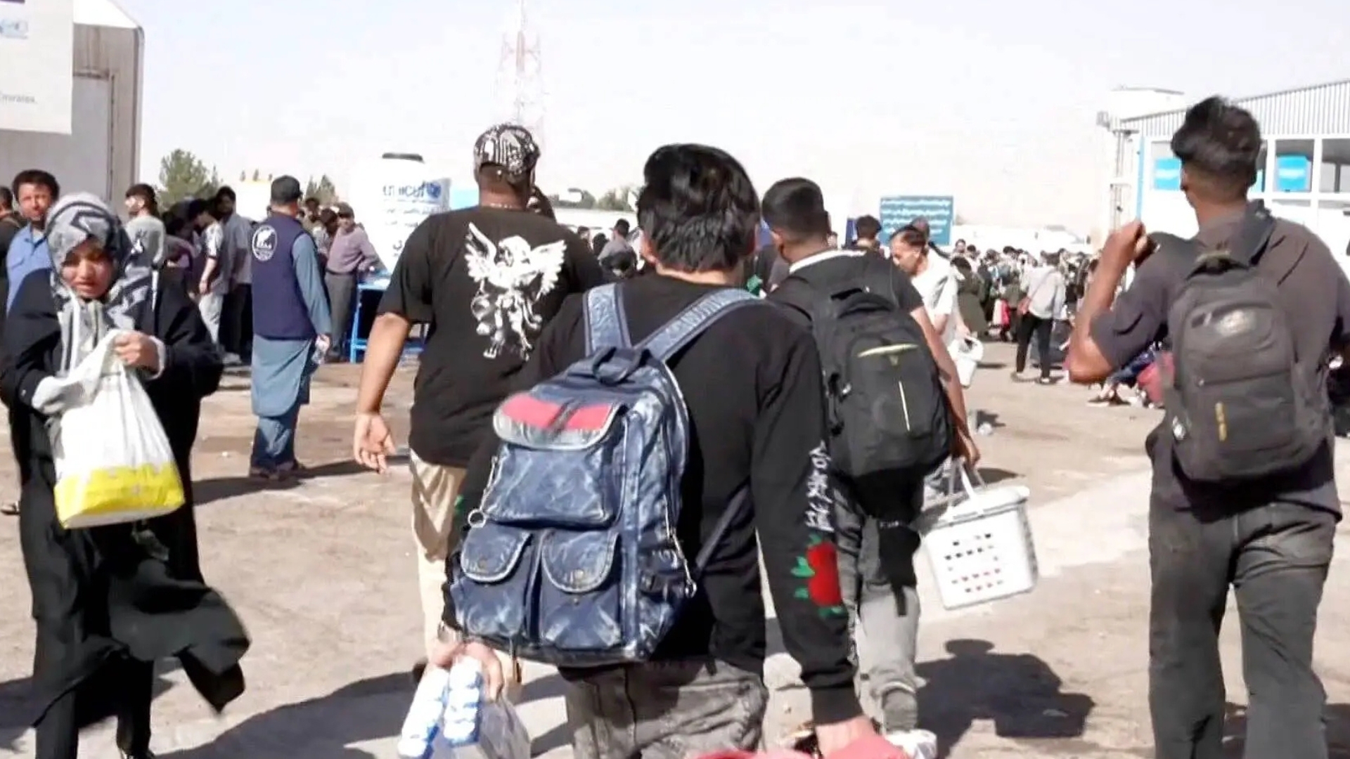 Video thumbnail for Uncertainty for Afghans in Iran: Undocumented migrants forced out in name of security