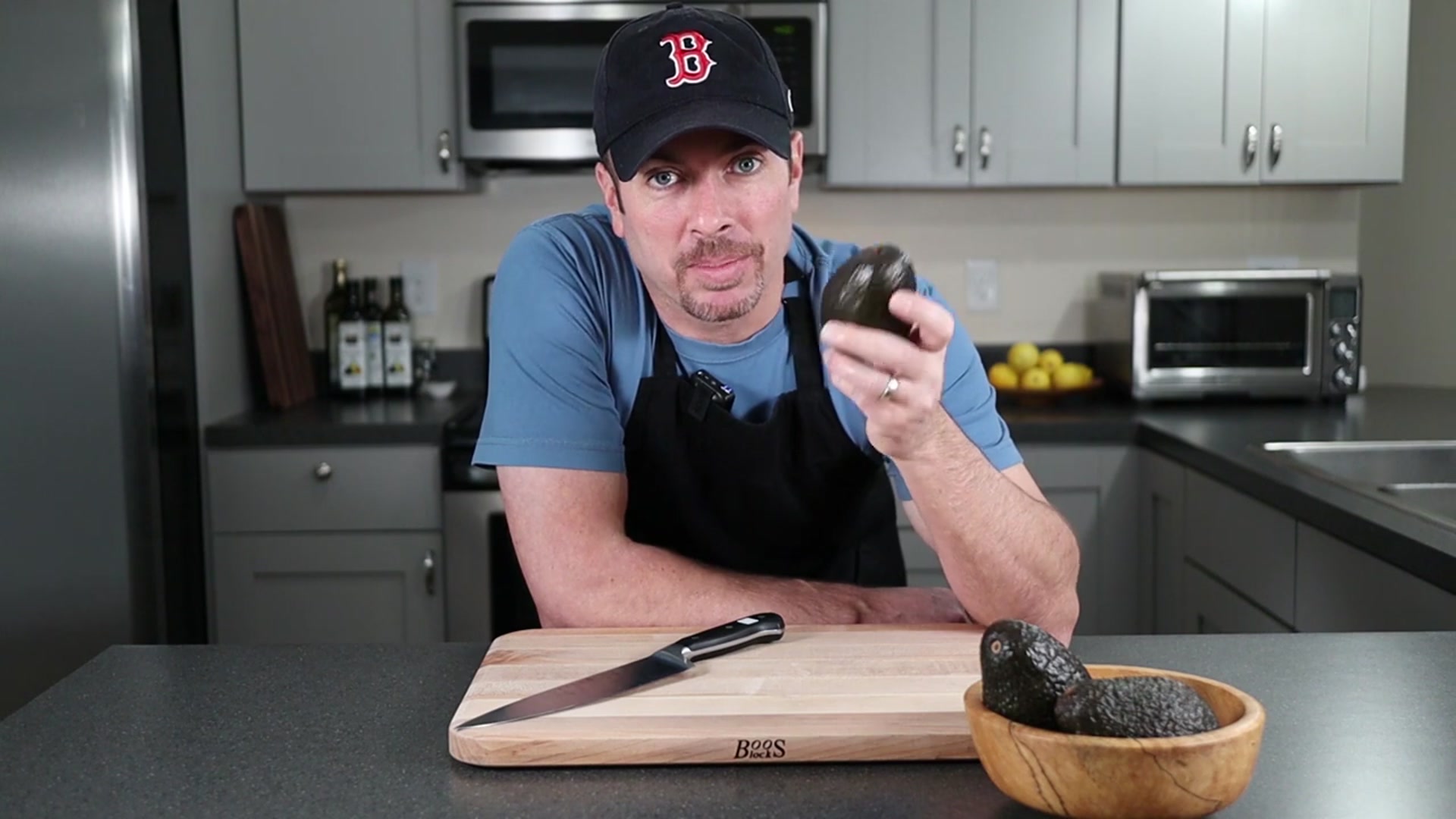 Video thumbnail for How To Peel an Avocado - Cutting and Slicing(720P_HD)