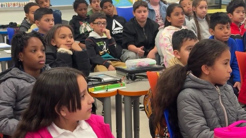 Video thumbnail for Connecticut lawmaker pushes for AI limits in schools