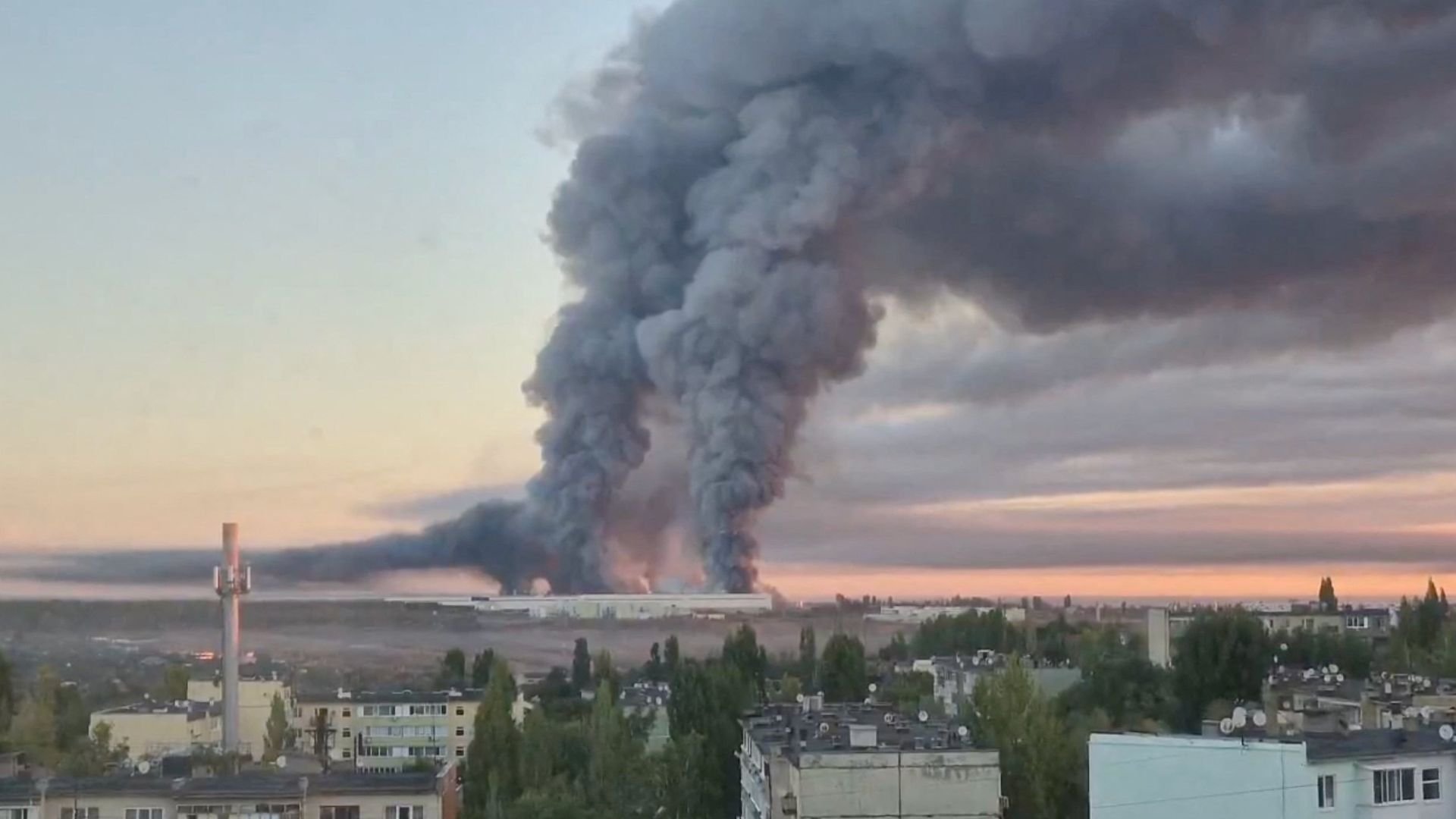 Video thumbnail for Ukraine war: Zelenskyy offers halt to energy strikes if Russia reciprocates