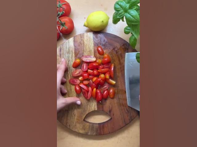 Video thumbnail for Kürbis Salat anders 😍🎃🥗🔥😋 - lecker, einfach & schnell 💨