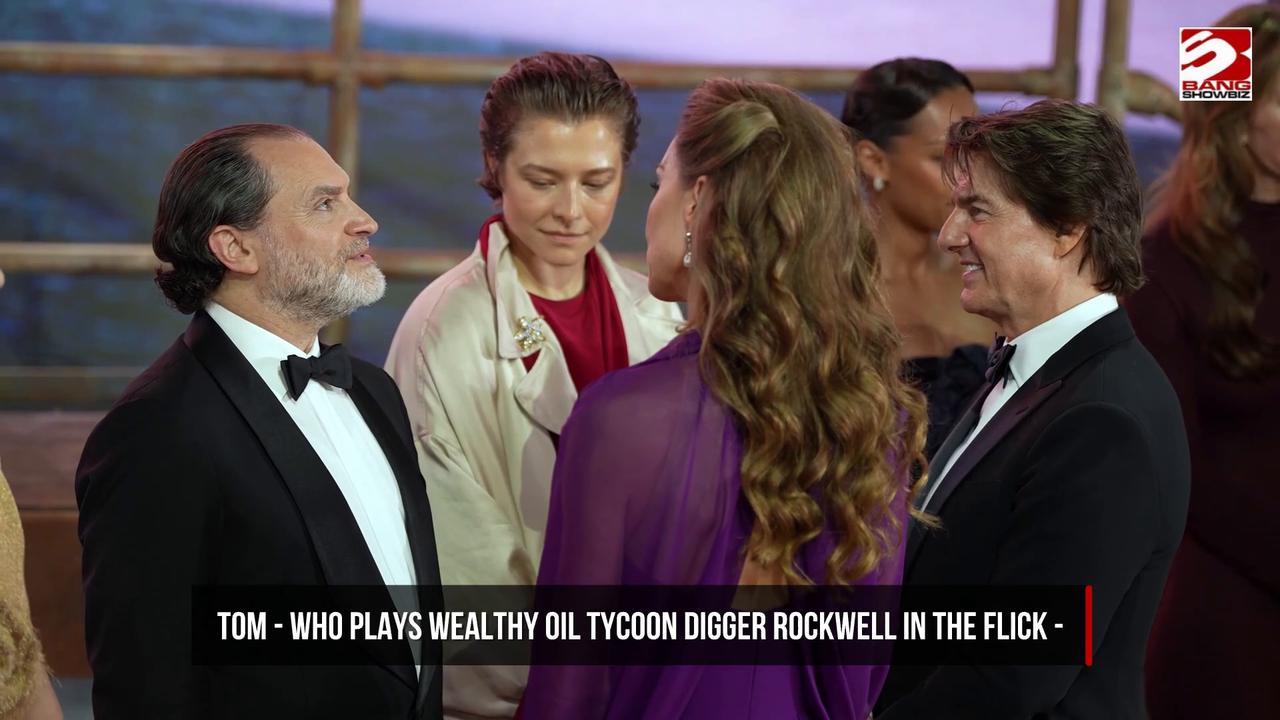 Video thumbnail for Tom Cruise looks sharp as he attends Digger premiere.