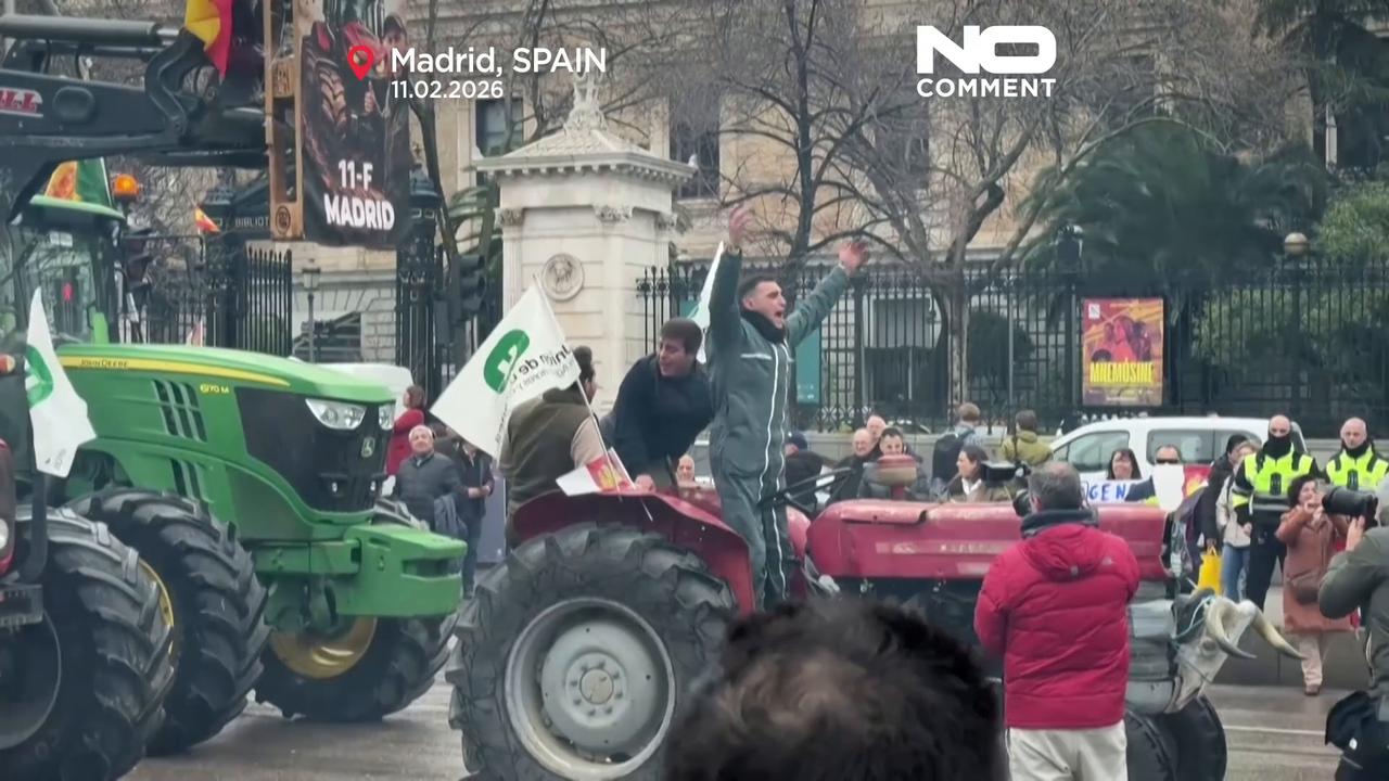 Video thumbnail for Farmers drive tractors through Madrid to oppose Mercosur agreement