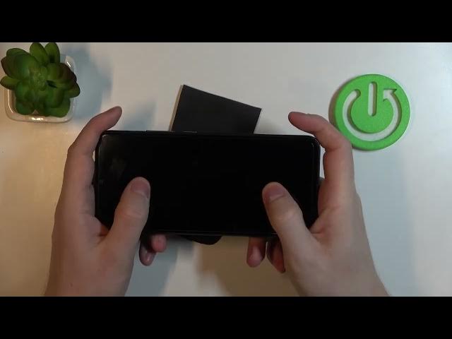 Video thumbnail for REALME C30 Size Comparison with an Average Male Hand