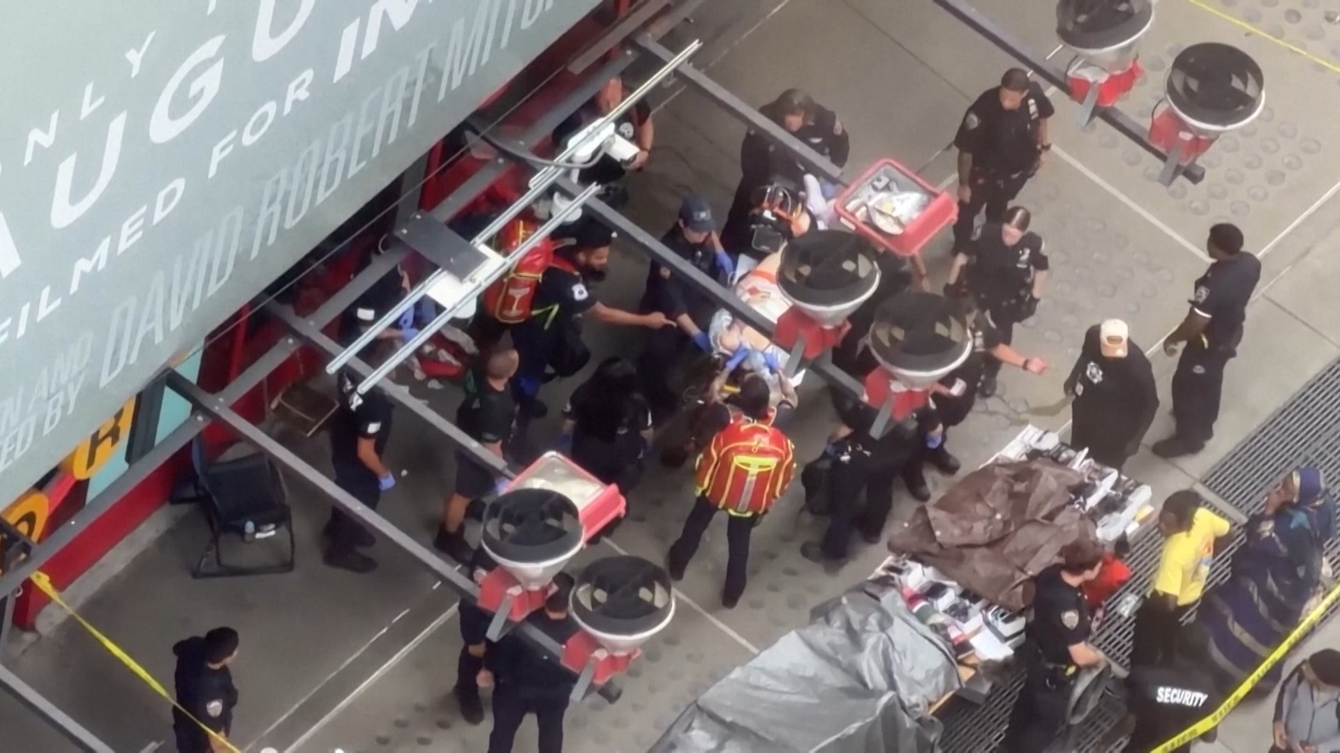 Video thumbnail for New York police kill knife-wielding woman in Times Square