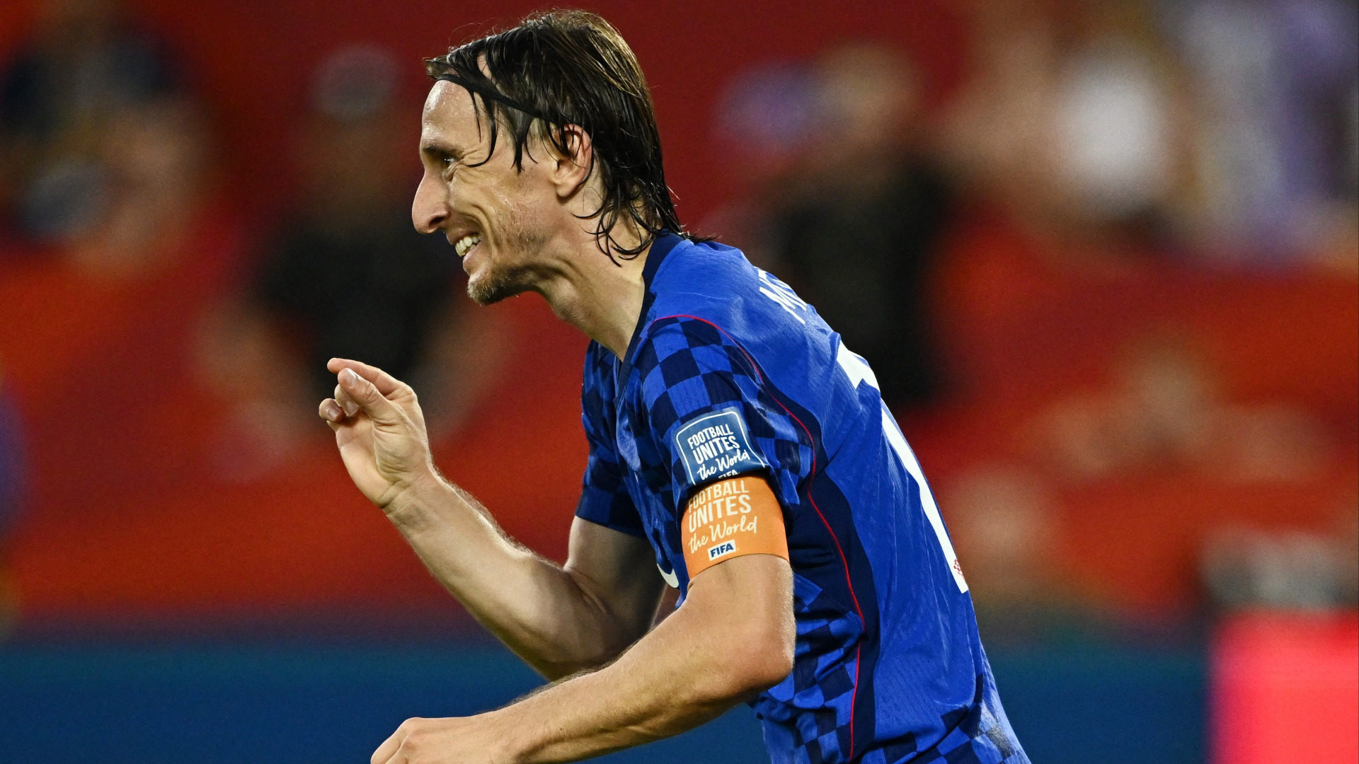 Video thumbnail for Spotlighting Luka Modric: The Effortless Football Legend