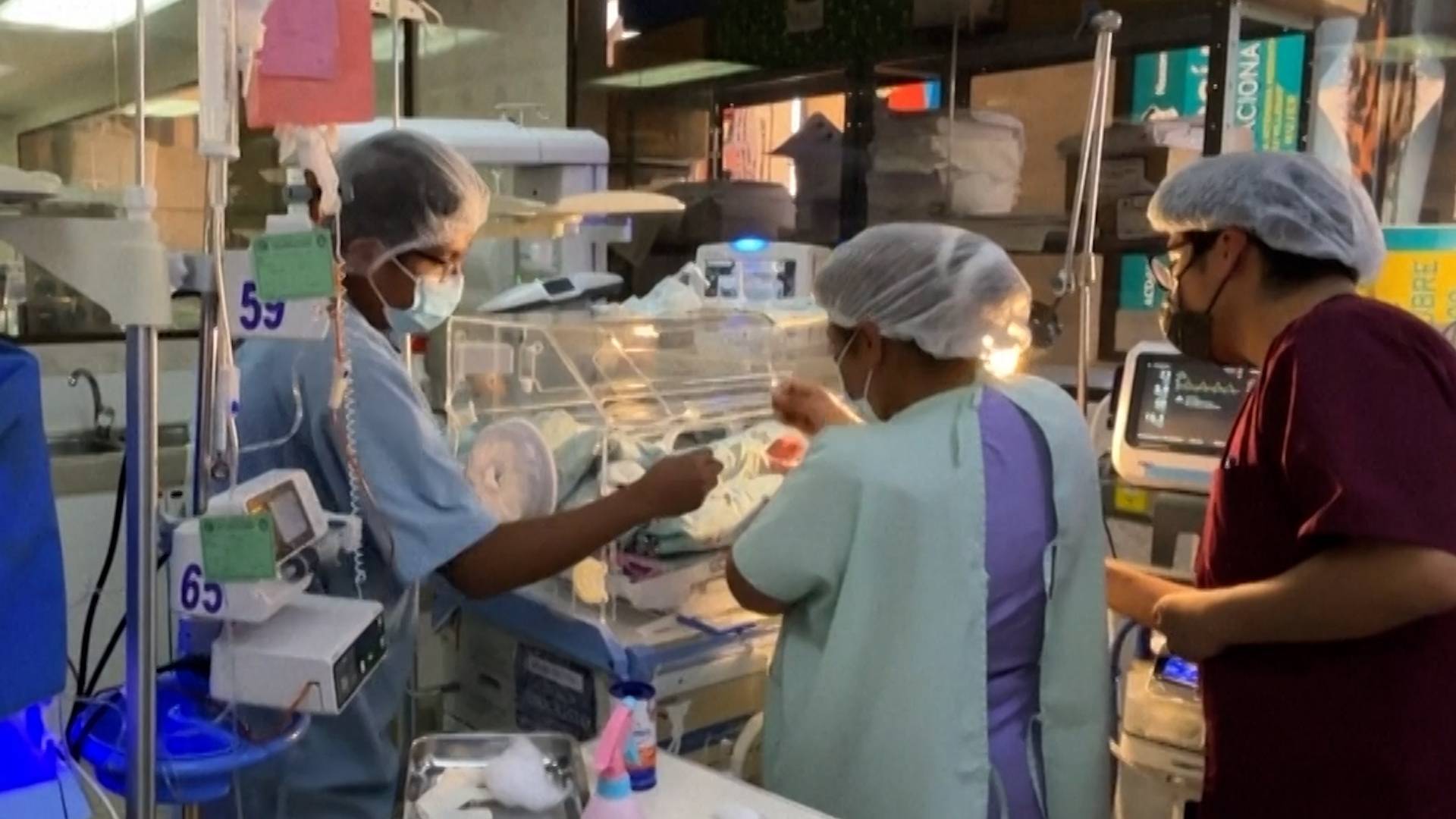 Video thumbnail for Bolivian blockades put newborns at risk as oxygen runs low