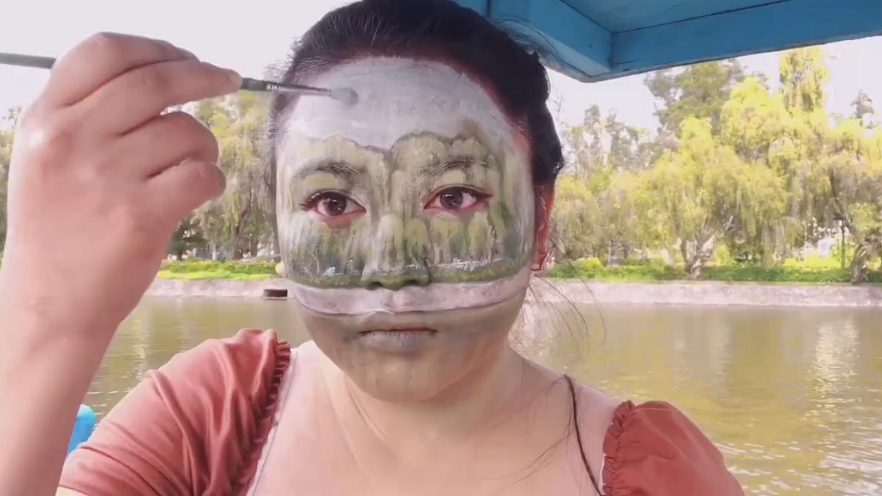 Video thumbnail for Nature's chameleon: a stunning transformation inspired by lake camouflage