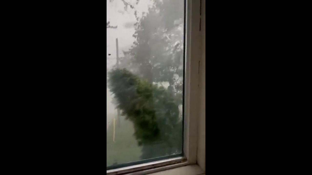 Video thumbnail for Canada: Storm Leaves Tens Of Thousands Without Power In Toronto Area.