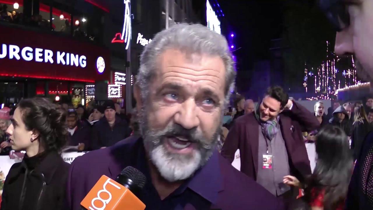 Video thumbnail for UNCAPTIONED: Mel Gibson apologises for 'idiocy' after mocking ASL interpreter.