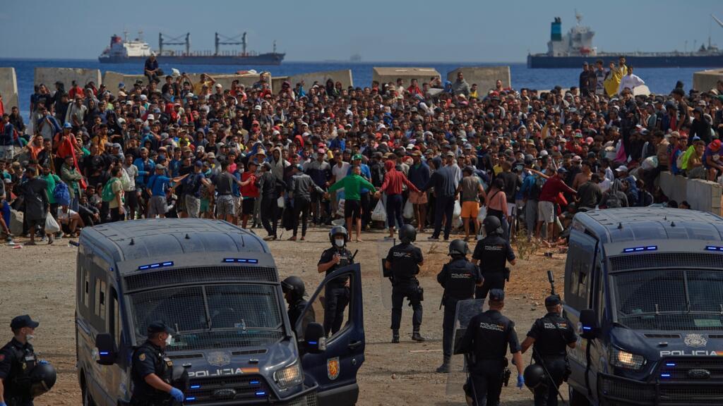 Video thumbnail for Spain blames Israel, Russia for spreading disinformation during Ceuta crisis