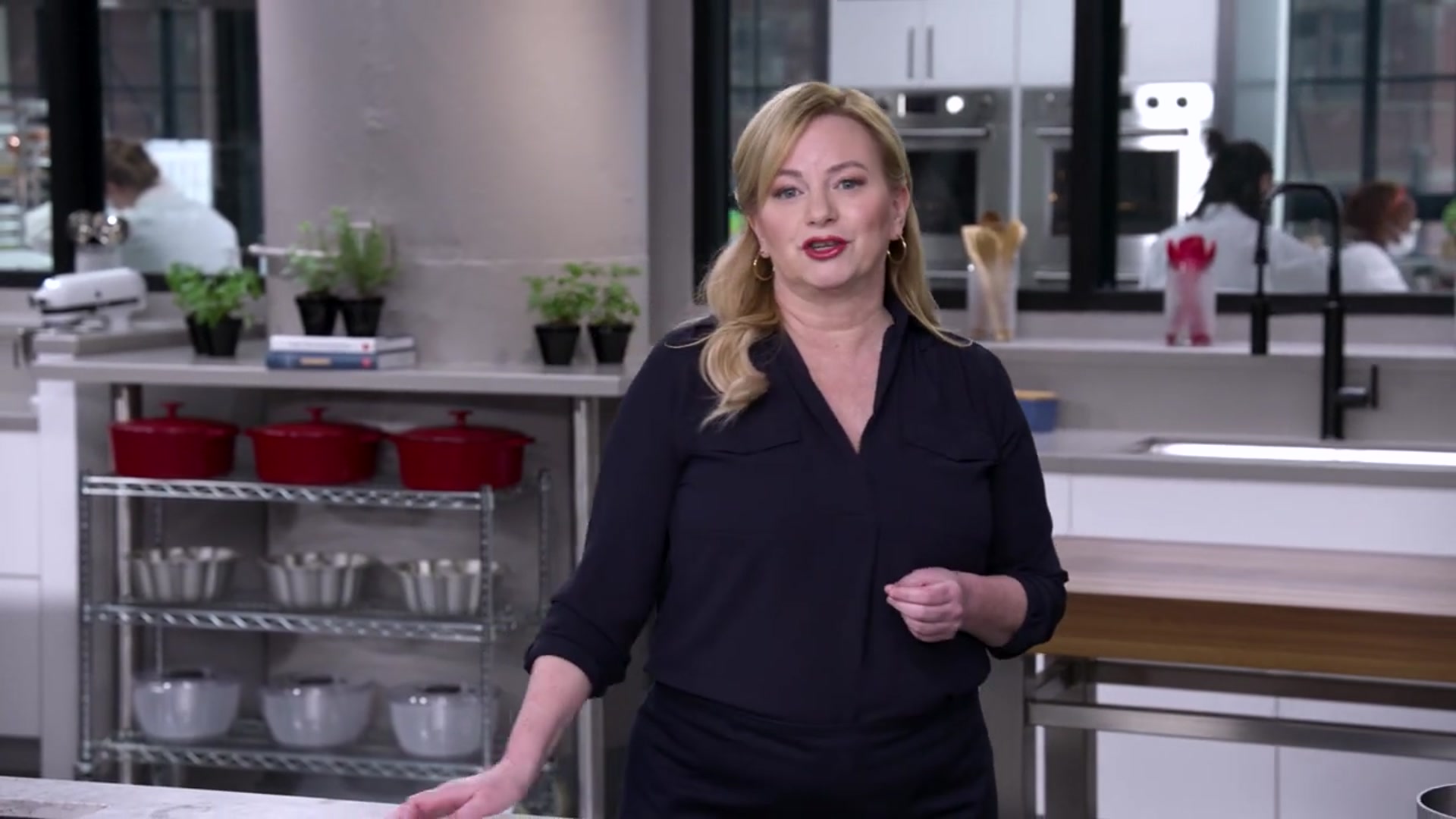 Video thumbnail for Québec s Classic Maple Syrup Cake(720P HD)