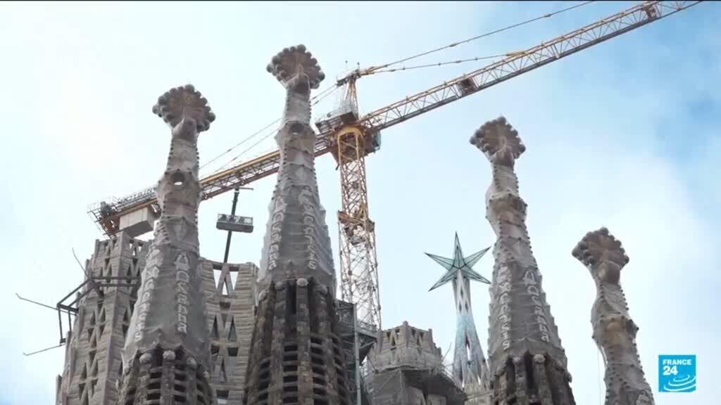 Video thumbnail for World's tallest church: Sagrada Familia inches closer to the sky