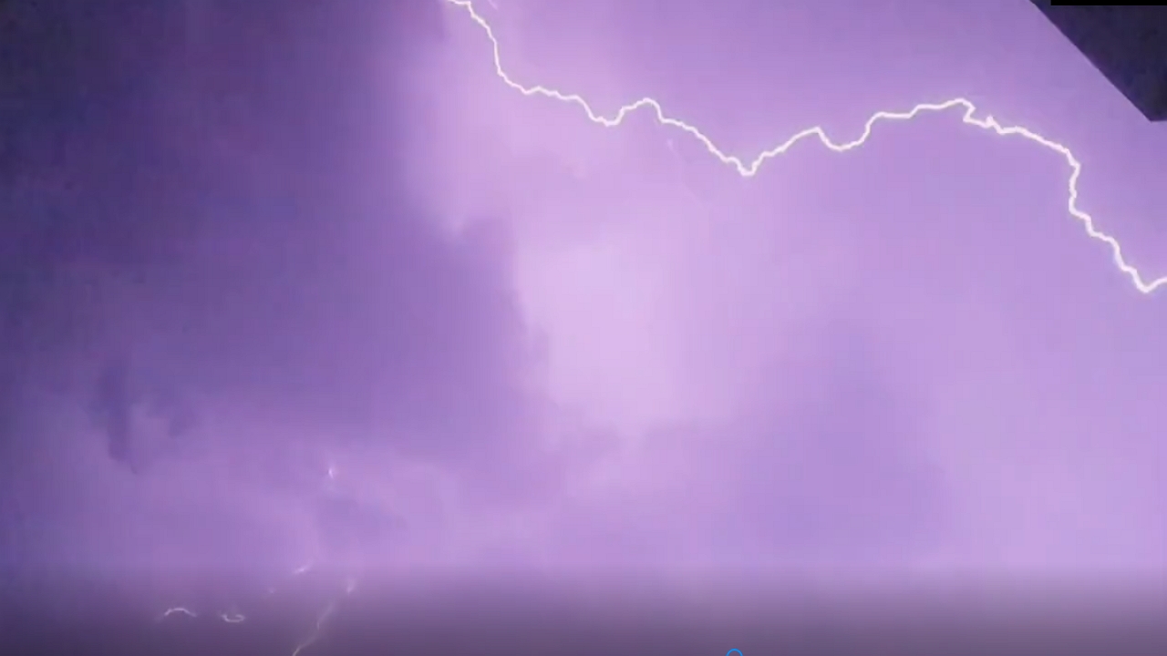 Video thumbnail for Slow-motion lightning strikes create a stunning display in Bayreuth, Germany