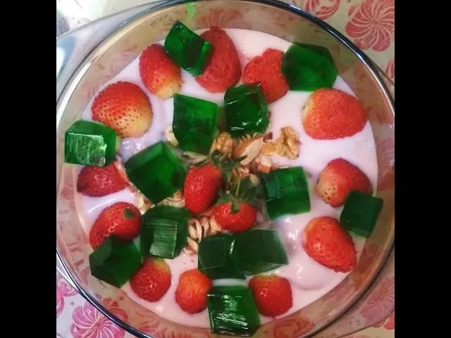 Video thumbnail for Delicious Strawberry Custard (Cooking and Spa)