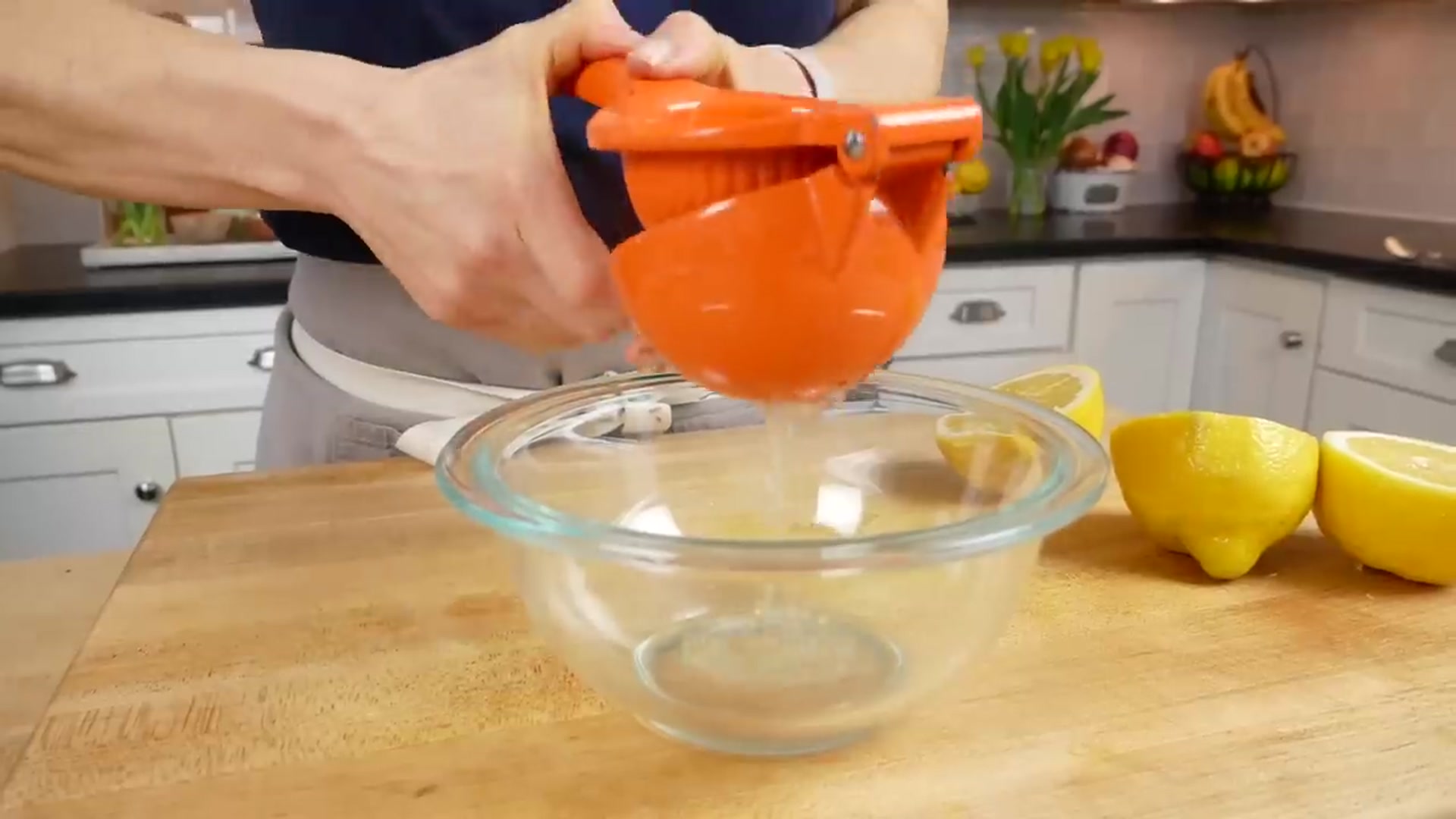 Video thumbnail for LEMON CHICKEN ORZO SOUP _ light   healthy recipe(720P_HD)