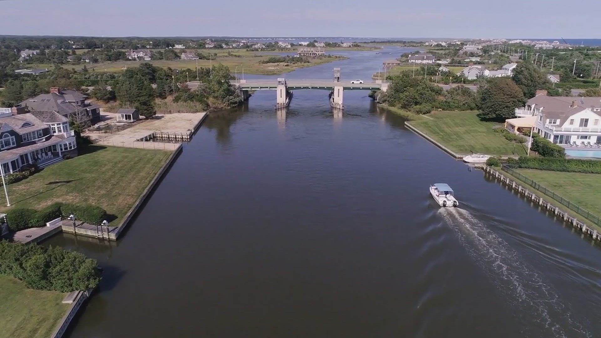 Video thumbnail for Usher_Shines_at_NYFW_2024