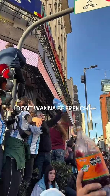 Video thumbnail for Argentinian Fans Flood the Streets after World Cup Victory