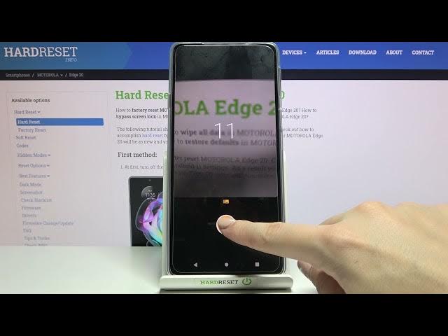 Video thumbnail for How to Take Burst Shot in MOTOROLA Edge 20 – Series of Pictures