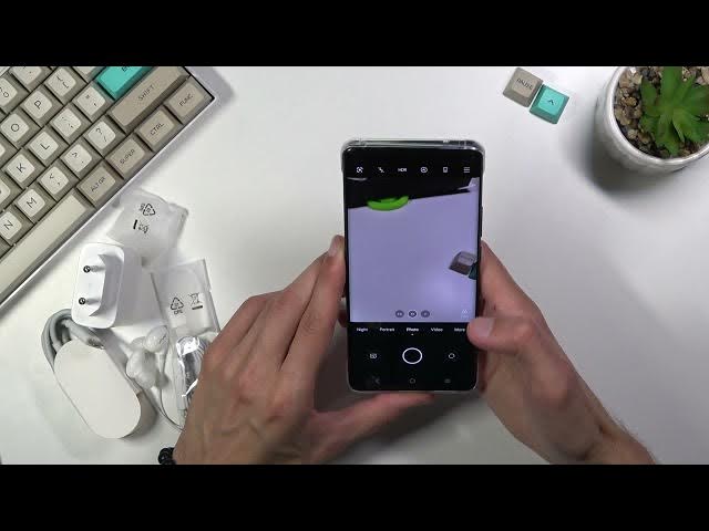 Video thumbnail for VIVO X60 Pro Unboxing & Overview | What's Inside the VIVO X60 Pro Box