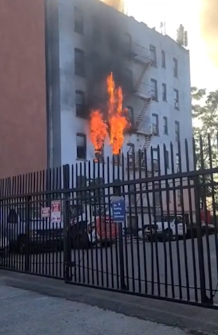 Video thumbnail for Six people, including 2 firefighters, injured in West Farms fire
