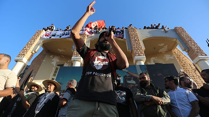 Video thumbnail for Tunisia jails 10 environmental activists over anti-pollution protests in Gabes