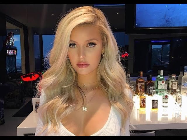 Video thumbnail for Anna Durkin | Australian Model & Instagram Star 🌟 Biography, Age, Wiki & Lifestyle 2025