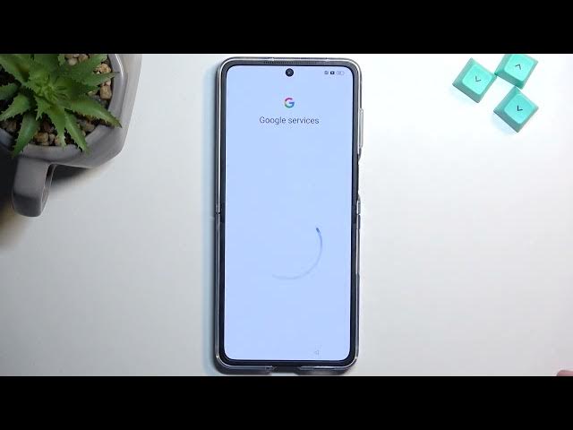Video thumbnail for How to Set Up the System on a OPPO Find N2 Flip - Initial System Setup