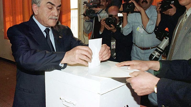 Video thumbnail for Former Algerian president Liamine Zeroual dies at 84