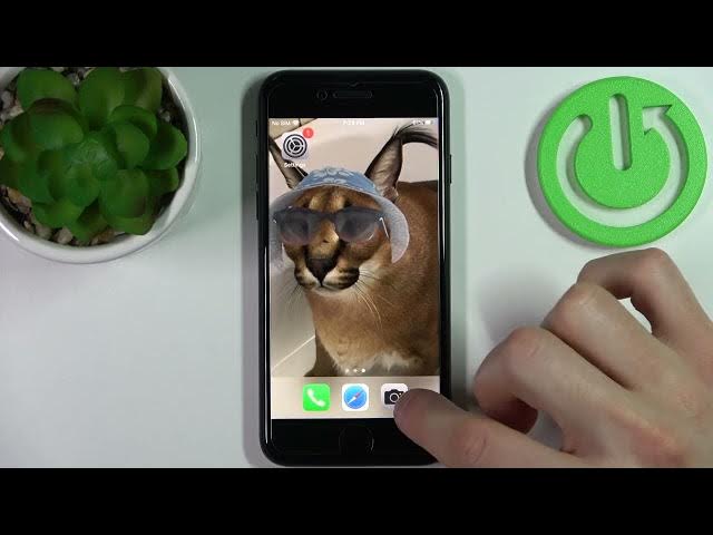 Video thumbnail for How to Activate Burst Shot in iPhone SE 2022 – Take Series of Pictures