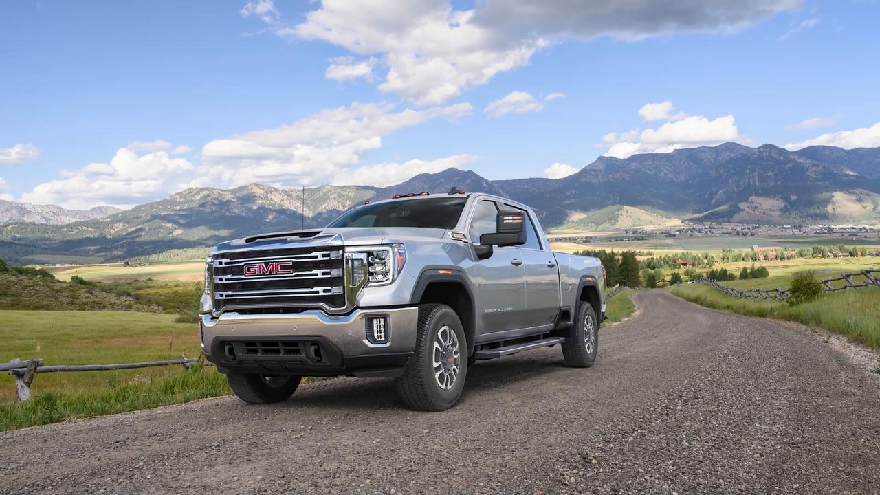 Video thumbnail for Heavy-Duty Truck Towing Confidence: Which One Wins?