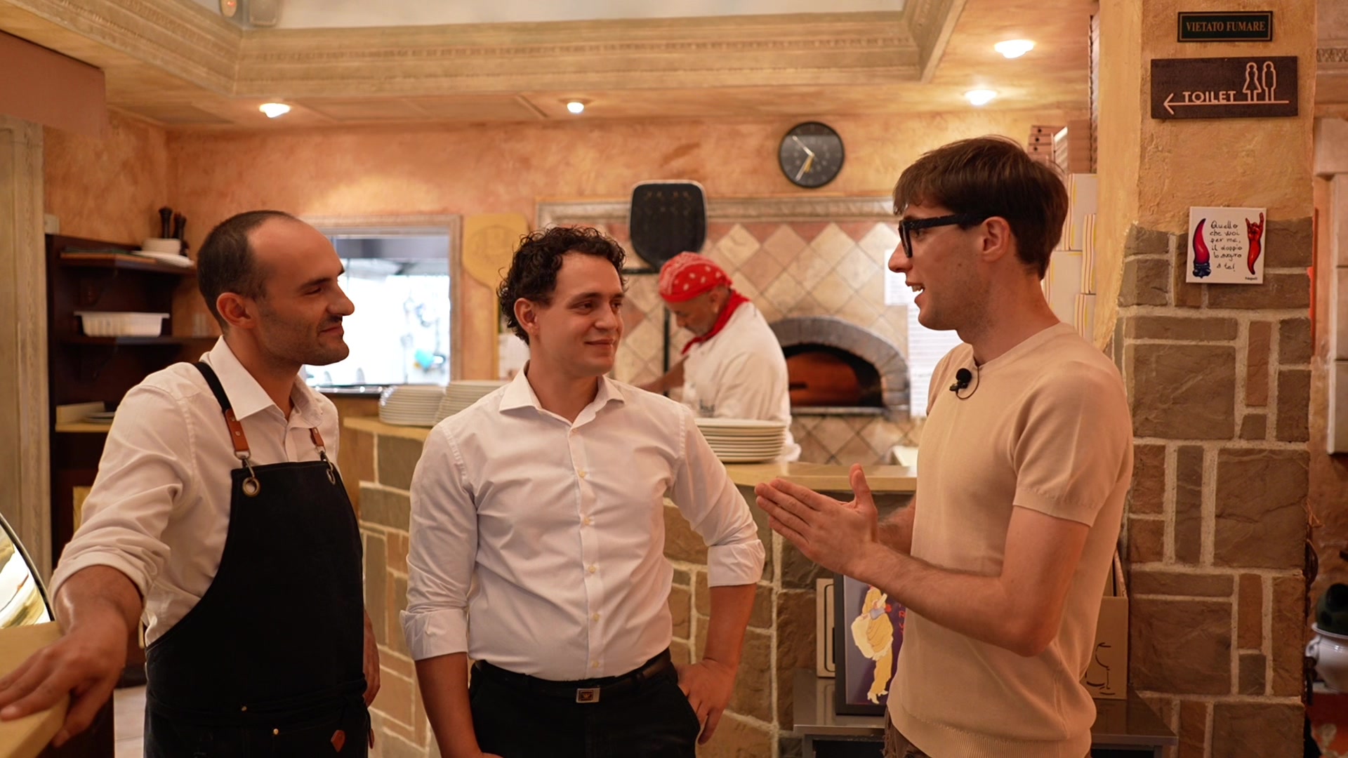 Video thumbnail for Pizzeria con ristorante Pago Pago