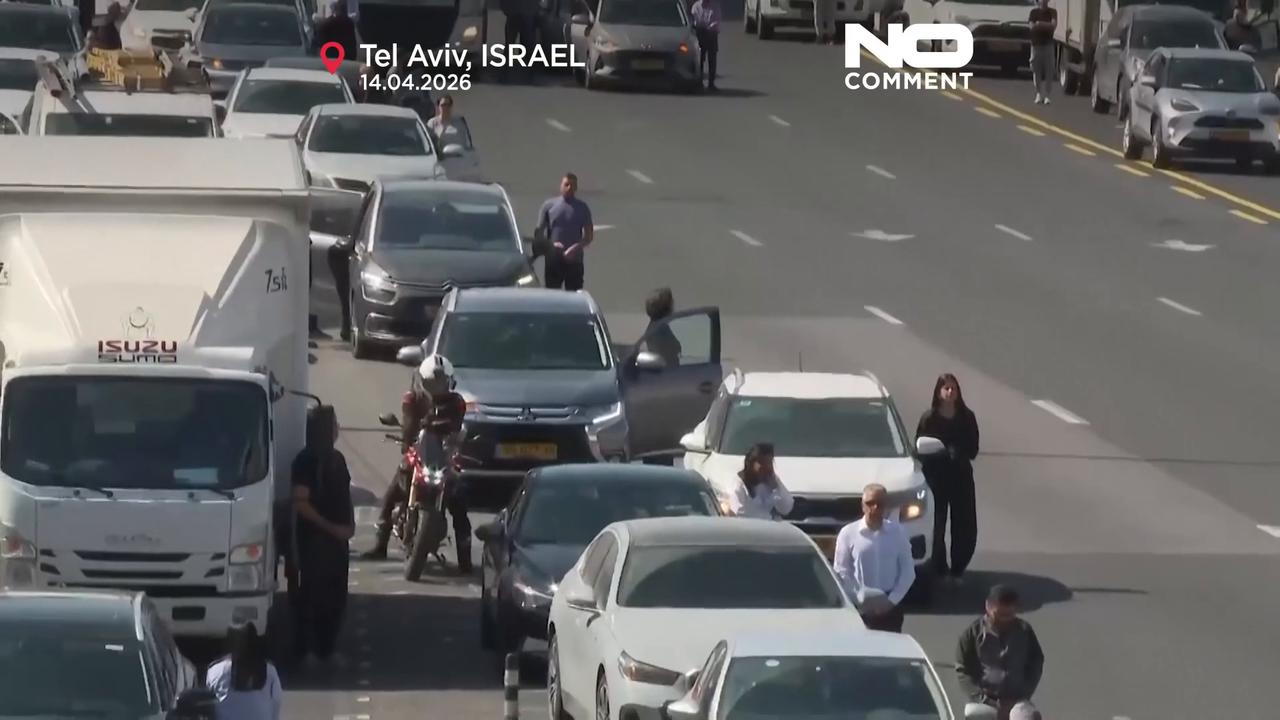 Video thumbnail for Sirens halt Israel for Holocaust Remembrance Day as antisemitism surges