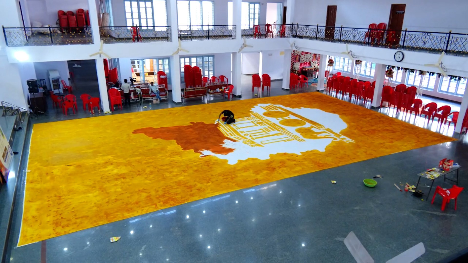 Video thumbnail for Largest spice painting - 175.82 sq metres (1892.5 sq ft) by Amar Raju Kale