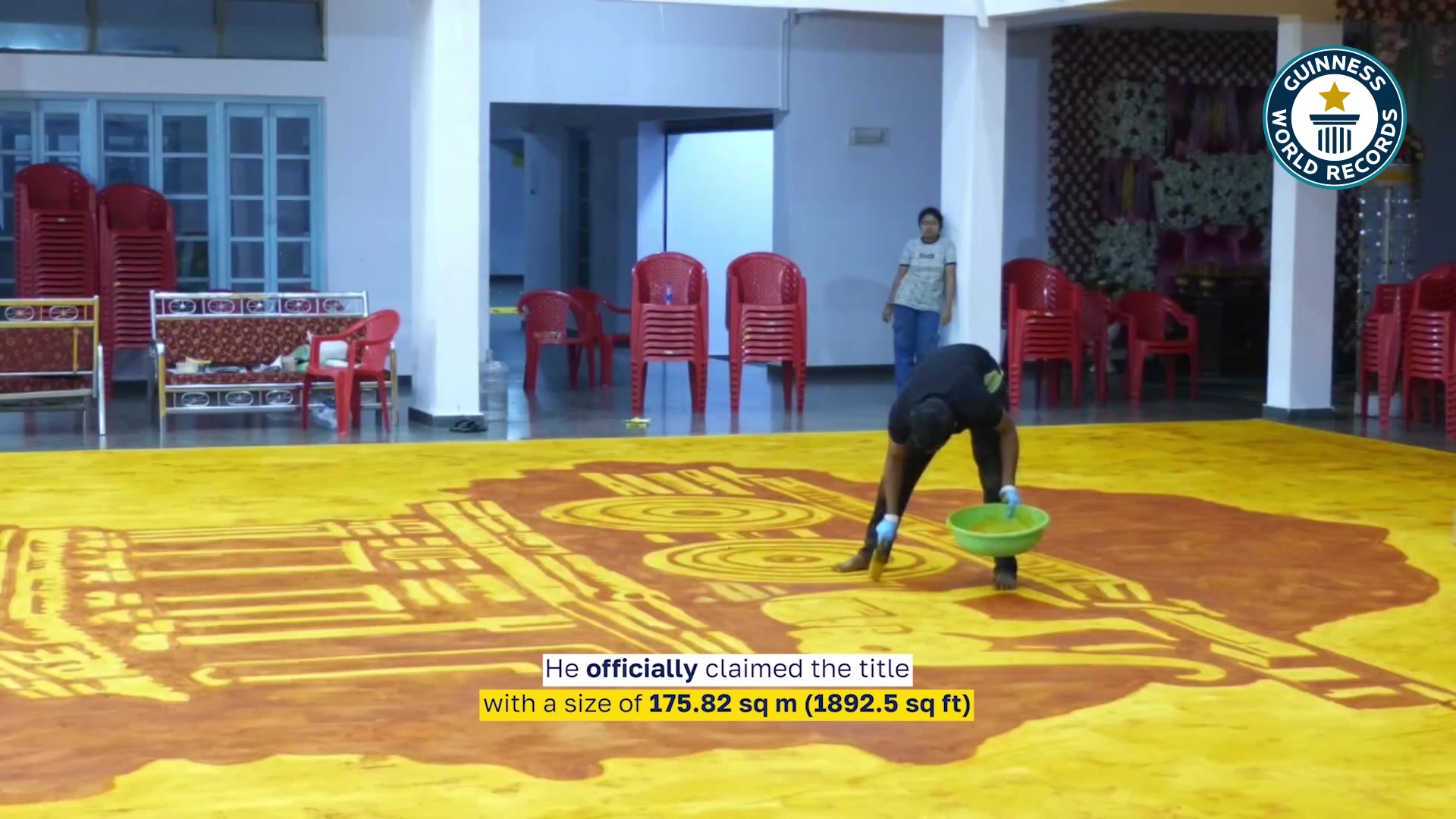 Video thumbnail for Largest spice painting - 175.82 sq metres (1892.5 sq ft) by Amar Raju Kale