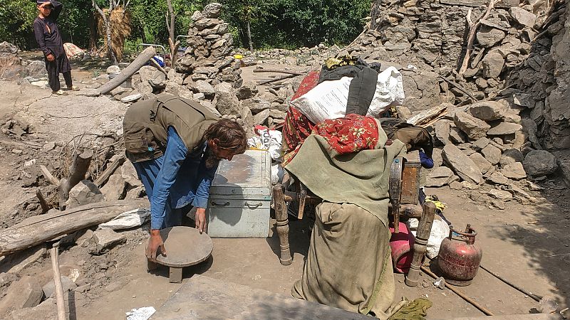 'Video thumbnail for Afghanistan: Earthquake survivors face aid crunch as death toll rises'
