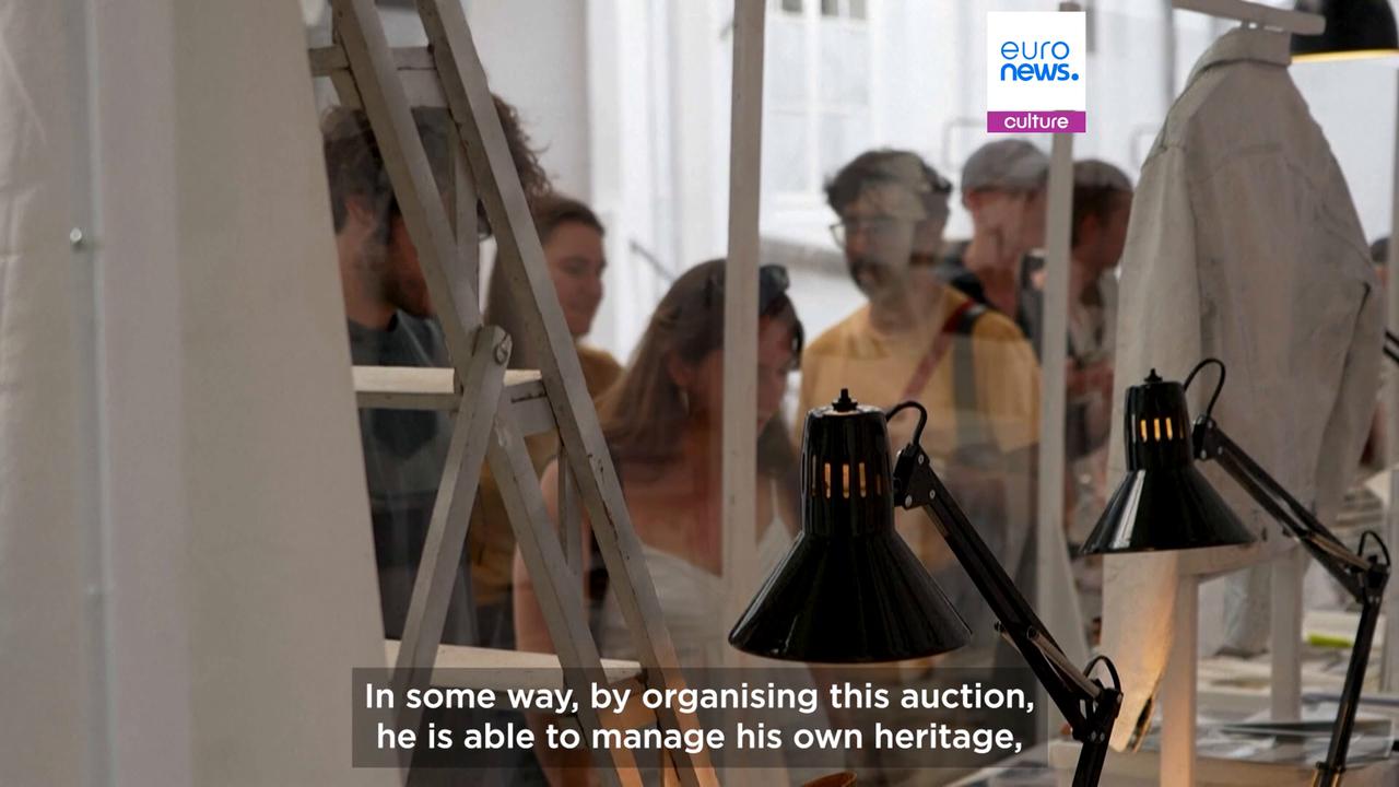 Video thumbnail for Famed Belgian fashion designer Martin Margiela auctions off personal archives