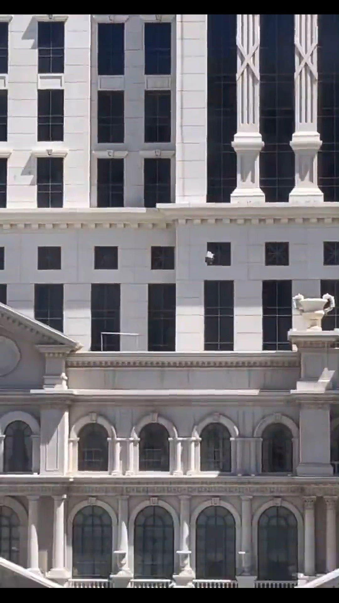 Video thumbnail for Las Vegas police SWAT standoff at Caesars Palace; armed man breaks windows and throws items