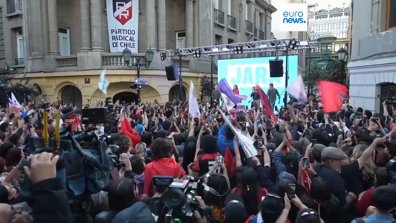 Video thumbnail for Right-wing Kast defeats leftist rival to become Chile's president