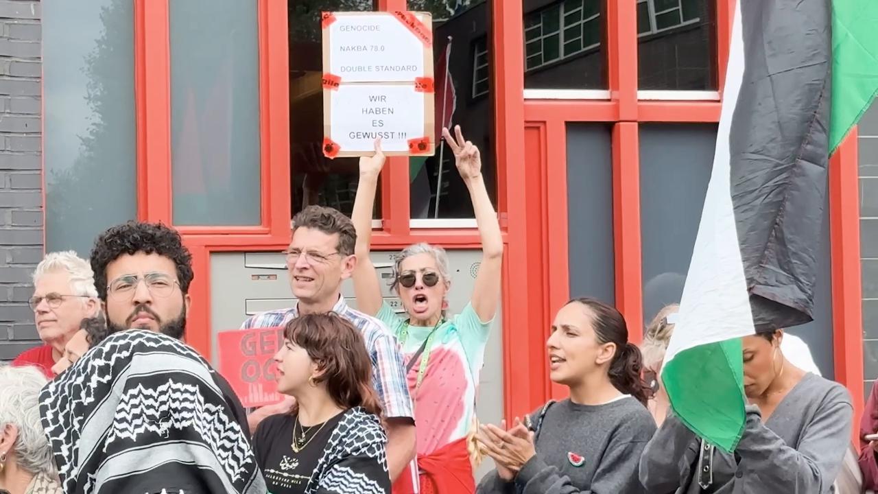 Video thumbnail for Caribbean Netherlands: Pro-Palestinian protesters in Amsterdam call for release of detained Gaza hospital director.