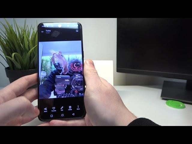 Video thumbnail for How to Take Selfie Using Palm Gesture on OnePlus 10T
