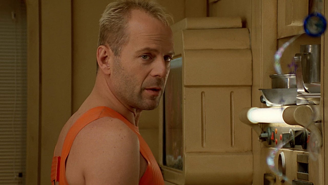 Video thumbnail for The Fifth Element - Official Re-release Trailer