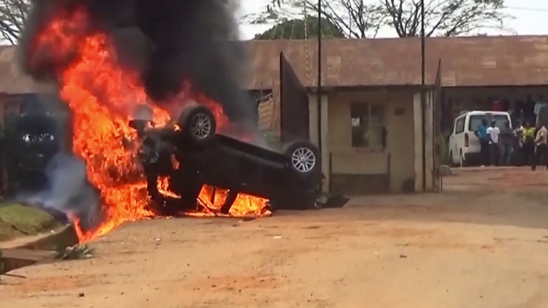 'Video thumbnail for Cameroon separatist unrest: Fighters threaten schools in English-speaking areas'