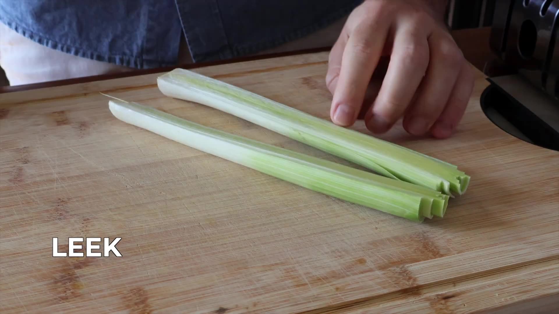Video thumbnail for Easy Potato Leek Soup; Rich & Creamy Without the Cream (1080p_25fps_H264-128kbit_AAC)