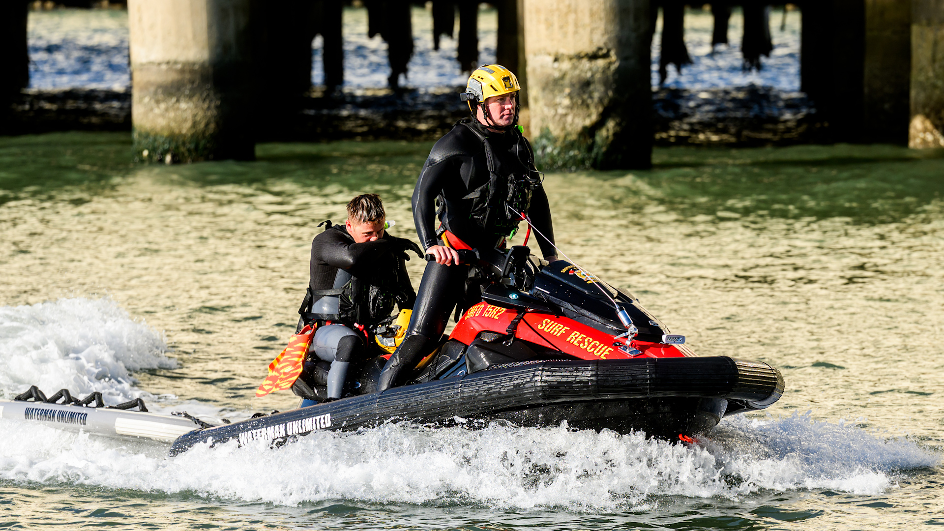 Video thumbnail for Memorial boat trip turns deadly as search continues for 3 near Alcatraz