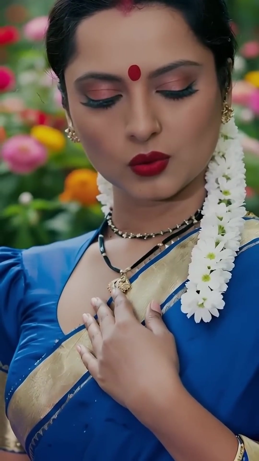 Video thumbnail for Mere Sathi Jivan Sathi Mera sath nibhaanaa /Rekha/ old is gold song