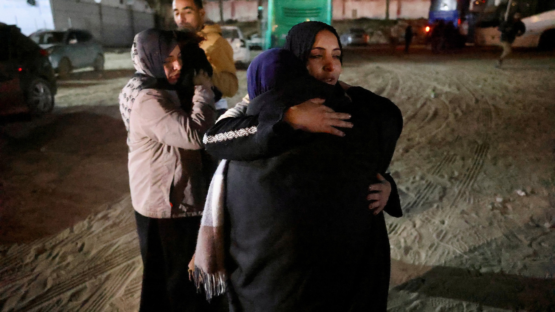 Video thumbnail for Palestinians return to Gaza after limited Rafah crossing reopening