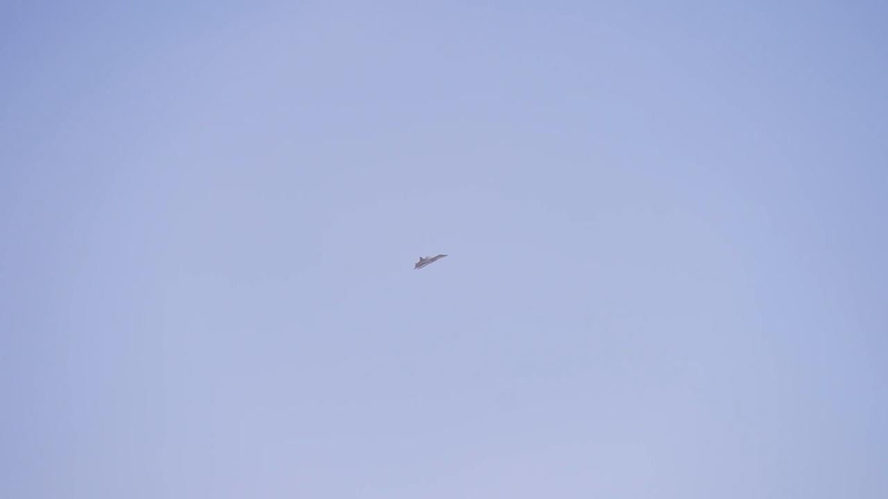Video thumbnail for Egypt: Su-57E performs aerial demonstration at Egypt airshow.